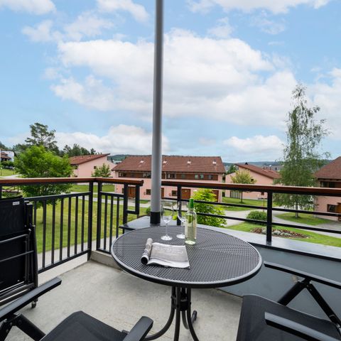 APARTMENT 8 people - 8E