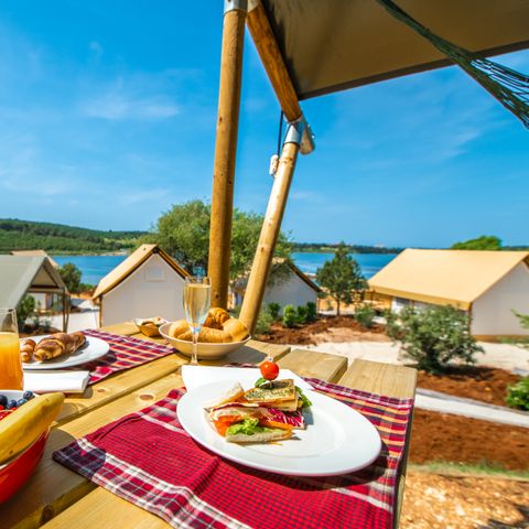 Tent 6 persons - Two bedroom tent (2+4)