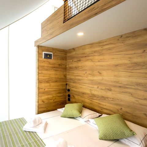 Tent 6 persons - Premium three bedroom safari tent (4+2)