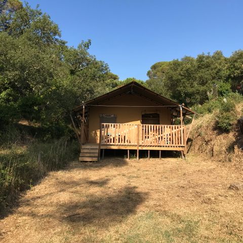 CANVAS AND WOOD TENT 6 people - including sanitary facilities