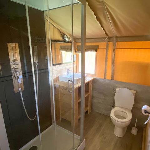Canvas and wooden tent 6 persons - including sanitary facilities