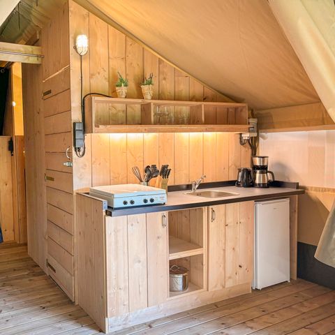 CANVAS AND WOOD TENT 6 people - including sanitary facilities