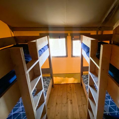 Canvas and wooden tent 6 persons - including sanitary facilities