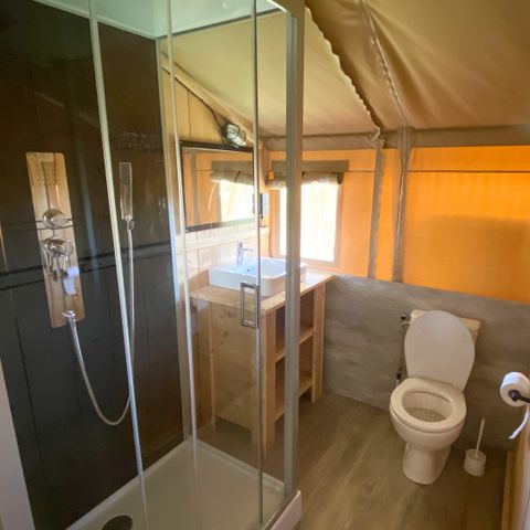 Canvas and wooden tent 6 persons - including sanitary facilities