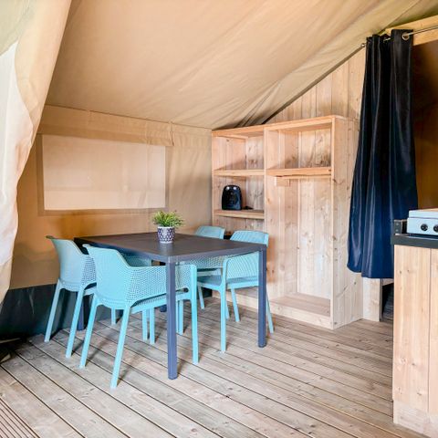 Canvas and wooden tent 4 persons - including sanitary facilities