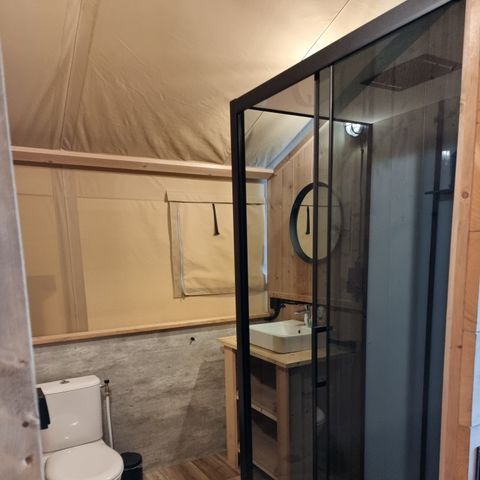 Canvas and wooden tent 4 persons - including sanitary facilities