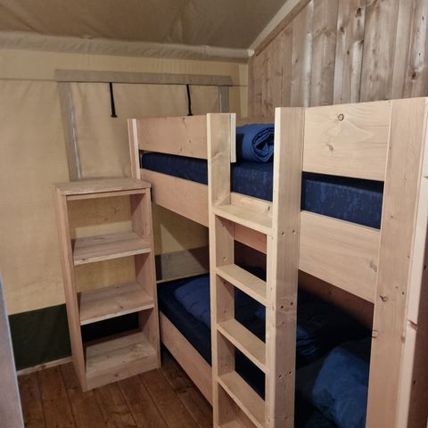 Canvas and wooden tent 4 persons - including sanitary facilities