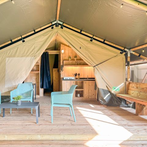 CANVAS AND WOOD TENT 4 people - including sanitary facilities