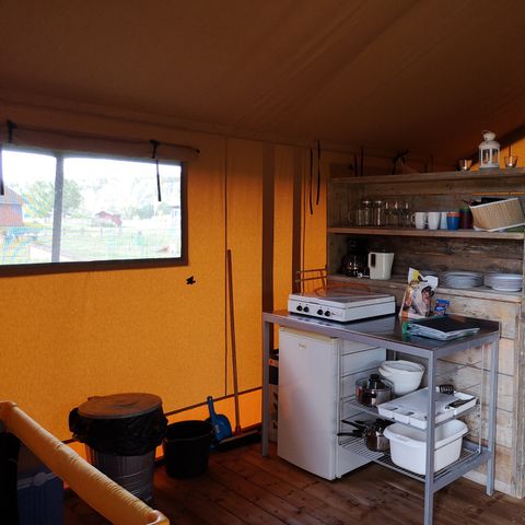 Canvas and wooden tent 6 persons