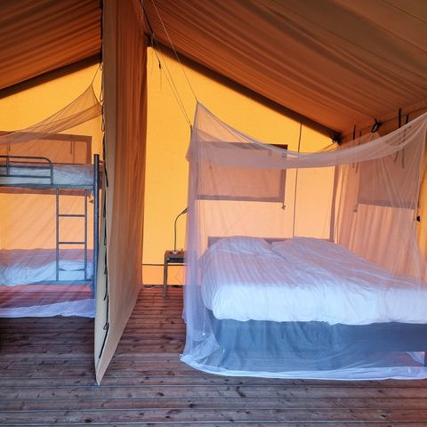 Canvas and wooden tent 6 persons