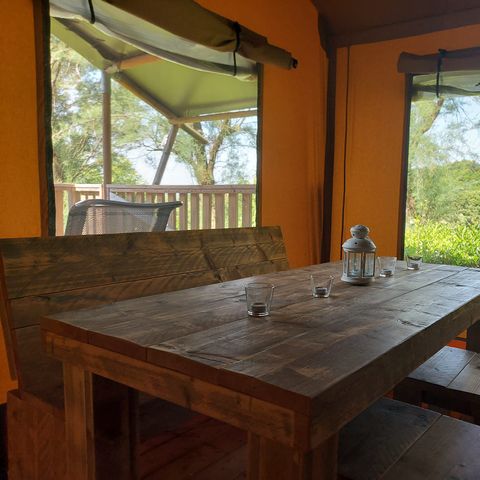 Canvas and wooden tent 4 persons - including sanitary facilities