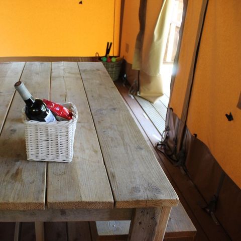 CANVAS AND WOOD TENT 4 people
