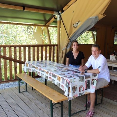 CANVAS AND WOOD TENT 4 people