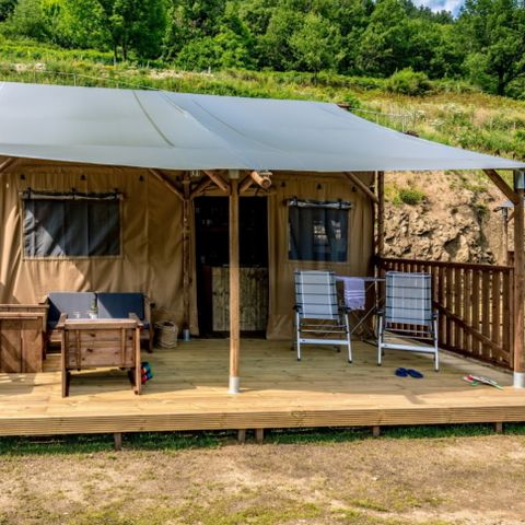 Canvas and wooden tent 6 persons - Lodgetent incl. sanitary facilities