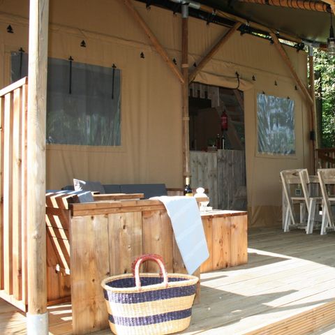 Canvas and wooden tent 6 persons - Lodgetent incl. sanitary facilities