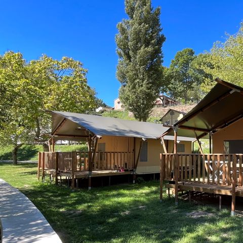 Canvas and wooden tent 4 persons - including sanitary facilities
