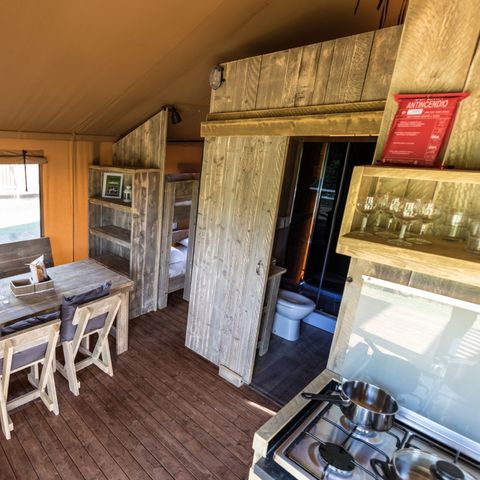 Canvas and wooden tent 4 persons - including sanitary facilities