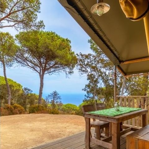 CANVAS AND WOOD TENT 4 people - incl. sanitary facilities (ADVENTURE)