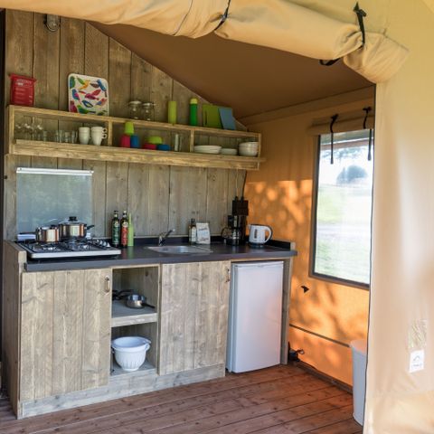 CANVAS AND WOOD TENT 4 people - incl. sanitary facilities (ADVENTURE)