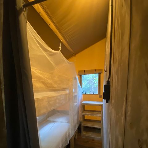 Canvas and wooden tent 4 persons - incl. sanitary facilities (ADVENTURE)