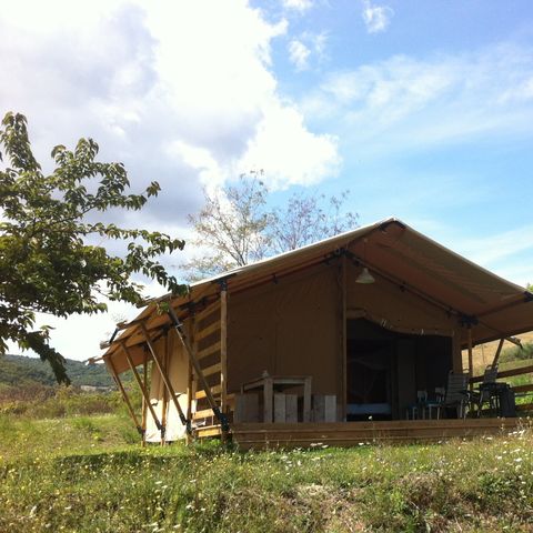 CANVAS AND WOOD TENT 6 people - Incl. sanitary facilities