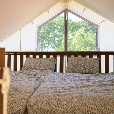 CANVAS AND WOOD TENT 5 people - Glamping Tent with Bathroom, Amber 44 m², Premium - JACUZZI