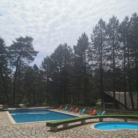 Camping Les Sapins de Corrèze - Doubs - Image N°2