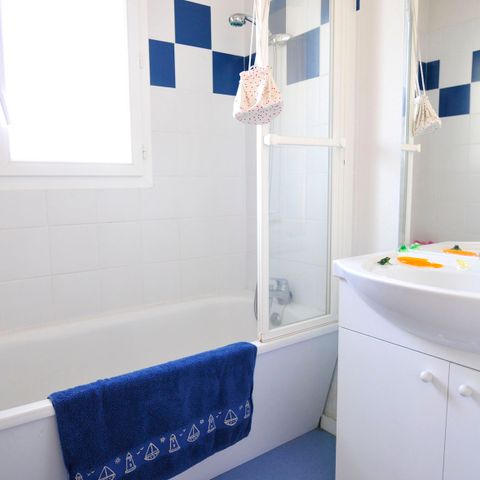 APARTMENT 4 people - G/7_2 ROOMS FOR 4 PEOPLE UPSTAIRS WITH BALCONY