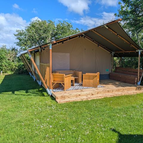 CANVAS AND WOOD TENT 5 people