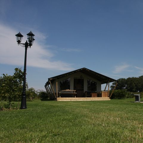 Canvas and wooden tent 6 persons