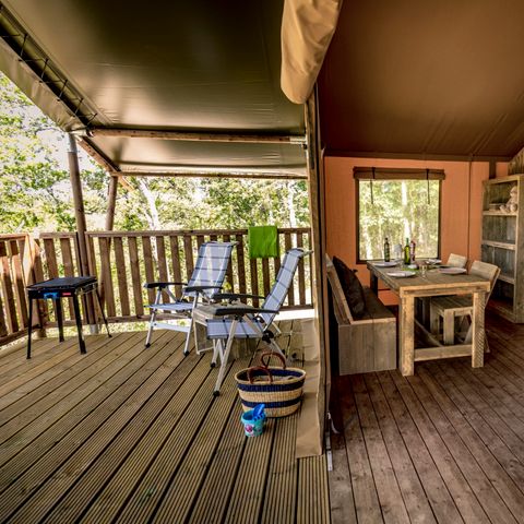 Canvas and wooden tent 6 persons - including sanitary facilities