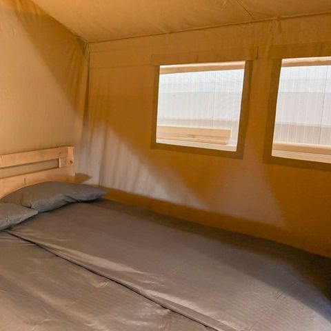 CANVAS AND WOOD TENT 5 people