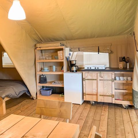 CANVAS AND WOOD TENT 5 people