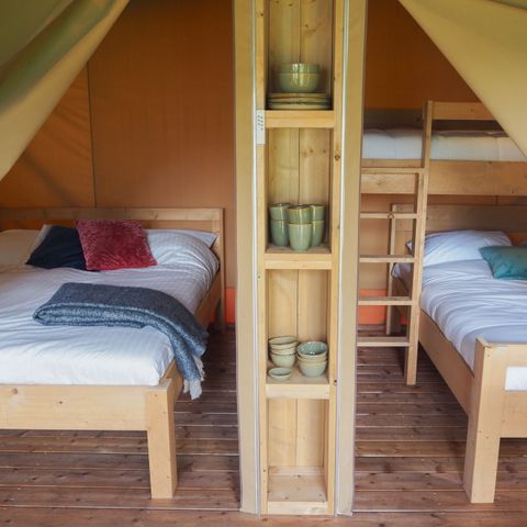 Canvas and wooden tent 5 persons