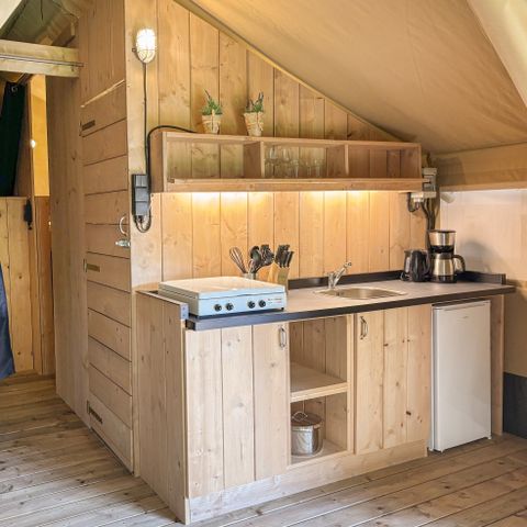 Canvas and wooden tent 6 persons - including sanitary facilities