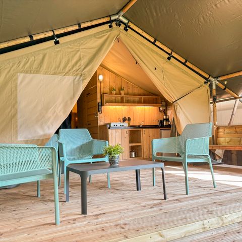 Canvas and wooden tent 4 persons - including sanitary facilities