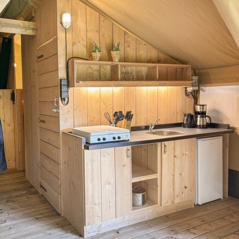 Canvas and wooden tent 4 persons - including sanitary facilities