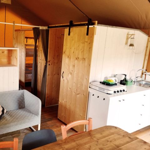 Canvas and wooden tent 6 persons - including sanitary facilities