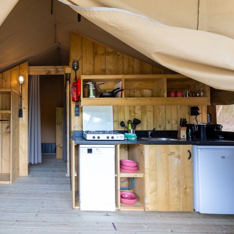 CANVAS AND WOOD TENT 6 people - including sanitary facilities