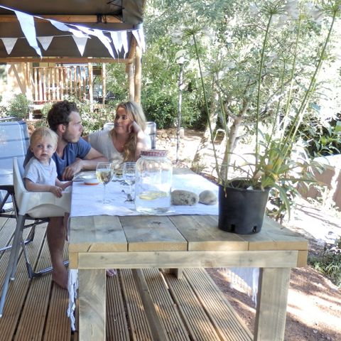 Canvas and wooden tent 4 persons - including sanitary facilities