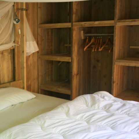 CANVAS AND WOOD TENT 5 people - Strandheem lodge glamping with private sanitary facilities