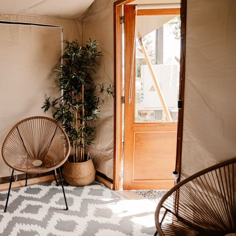 CANVAS AND WOOD TENT 4 people