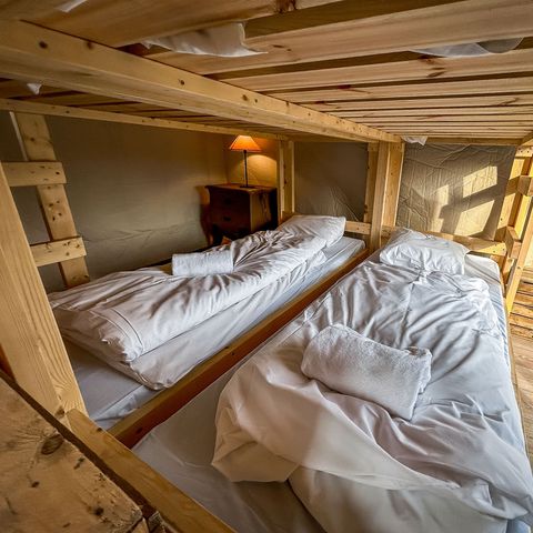 CANVAS AND WOOD TENT 4 people