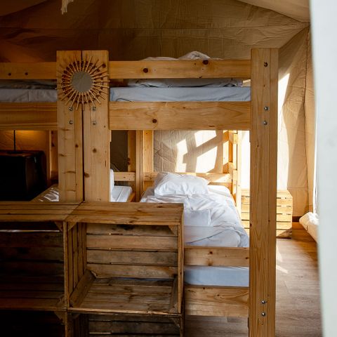 CANVAS AND WOOD TENT 4 people