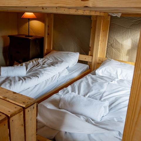 CANVAS AND WOOD TENT 4 people