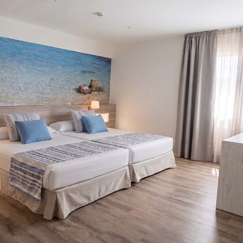 Bedroom 3 persons - Triple Room – - 3 adults - – balcony