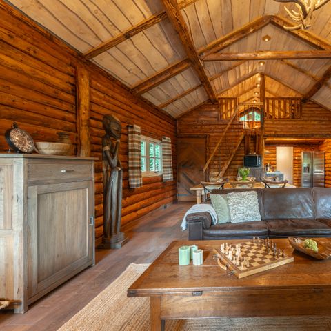 HOUSE 6 people - 'The Forest Ranger's Cottage' with a hot tub