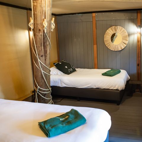 CANVAS AND WOOD TENT 8 people - Royal Lodge with Hot Tub