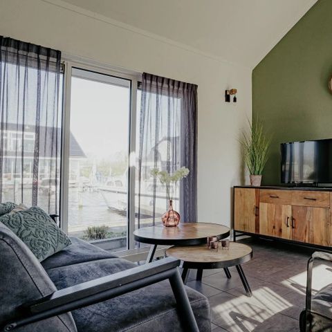 House 6 persons - Wheelchair-accessible Waterwoning in Uitgeest
