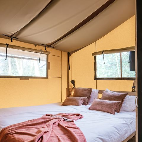 Canvas and wooden tent 5 persons - Bos Escape - Stove & Hot Tub